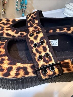Women’s Leopard Print Mary Jane Shoes - Black Sole size 8